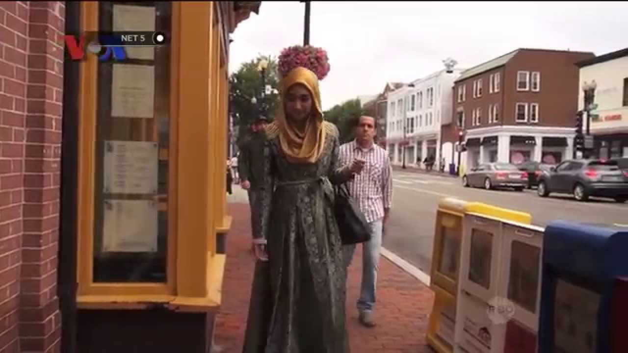 Dian Pelangi di DC Fashion Week Washington - NET5