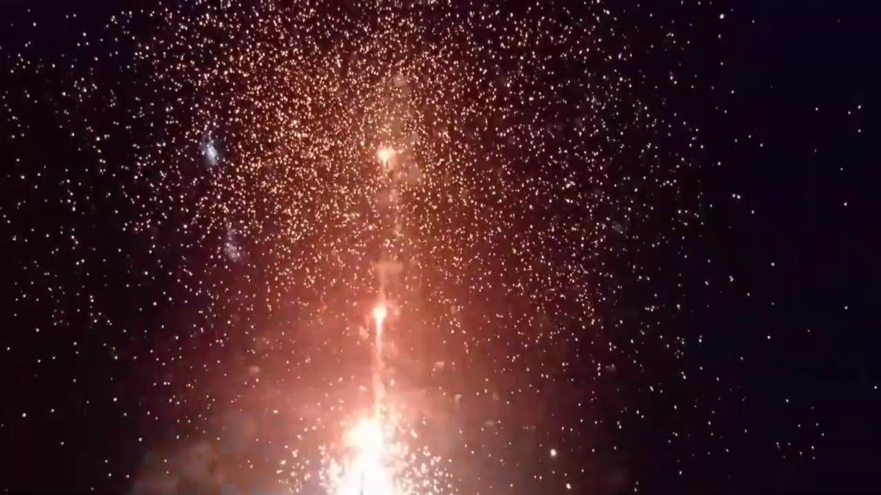 Beautiful Castle and Fireworks Display//Gloria24 Tv