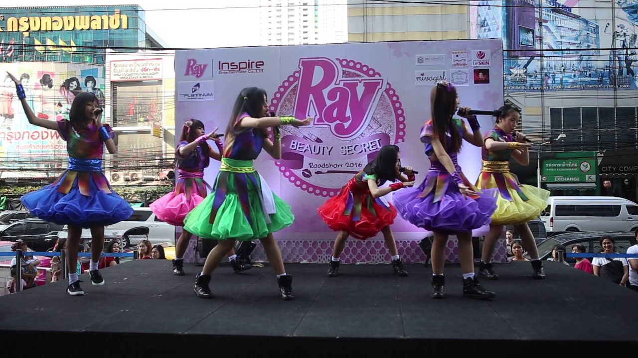 Kira Taiyaki @ Ray Beauty Secret Roadshow 12 3 2016 Dakishimete Anthem