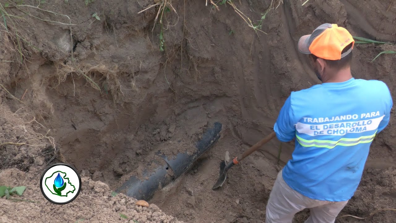 En Colonia Jardines de Campo 1 se realizó con éxito reparación de una fuga en tubería de 8 pulgadas.
