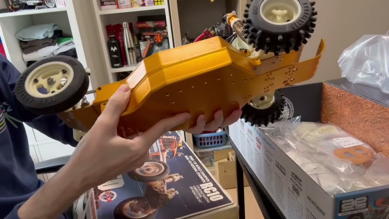 Team Associated RC10 40th anniversary unbox.