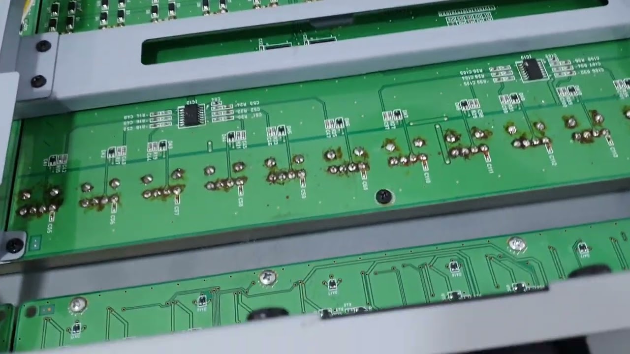 Roland M-400 V Mixer Internals