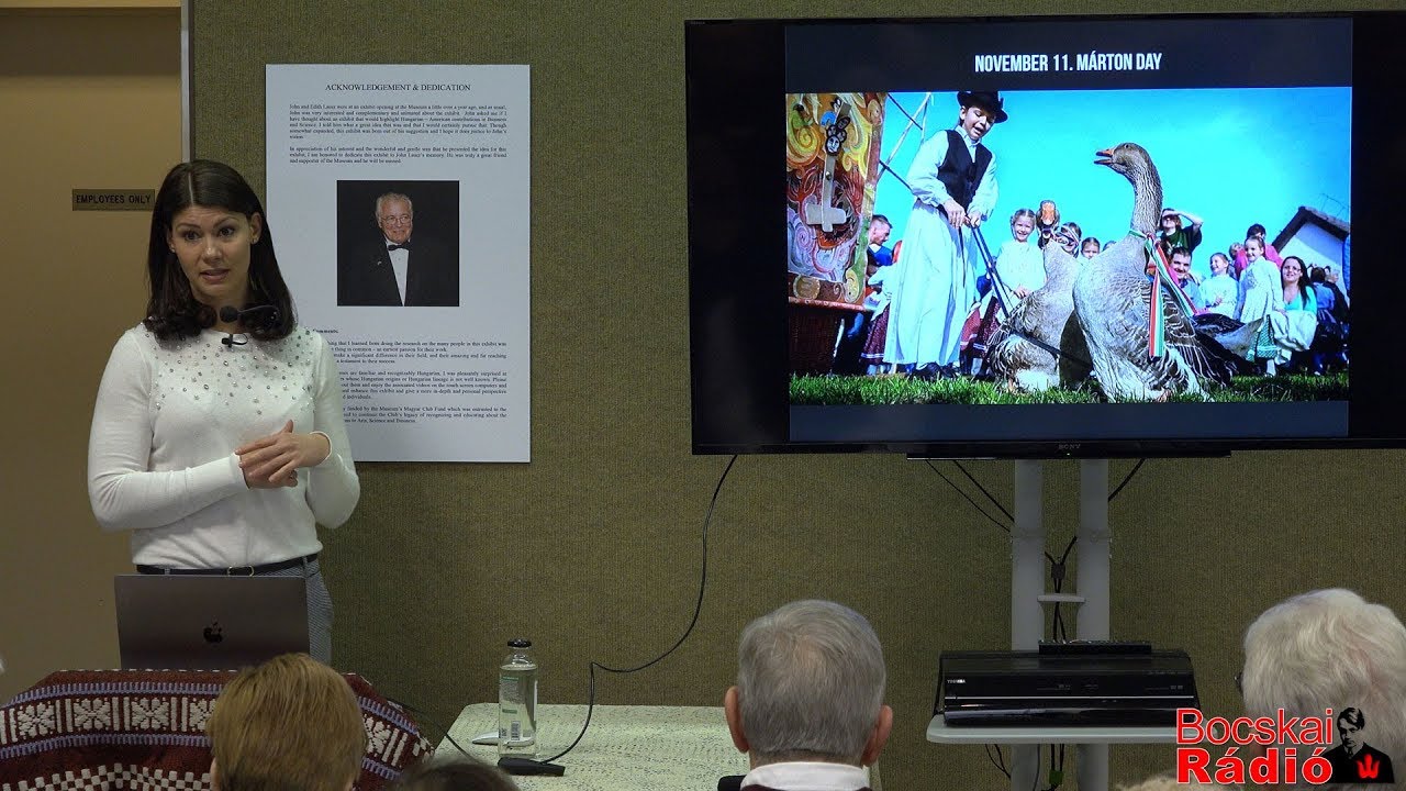 Dr. Enikő Papn&eacute; B&uacute;s: Folk Customs of Hungary