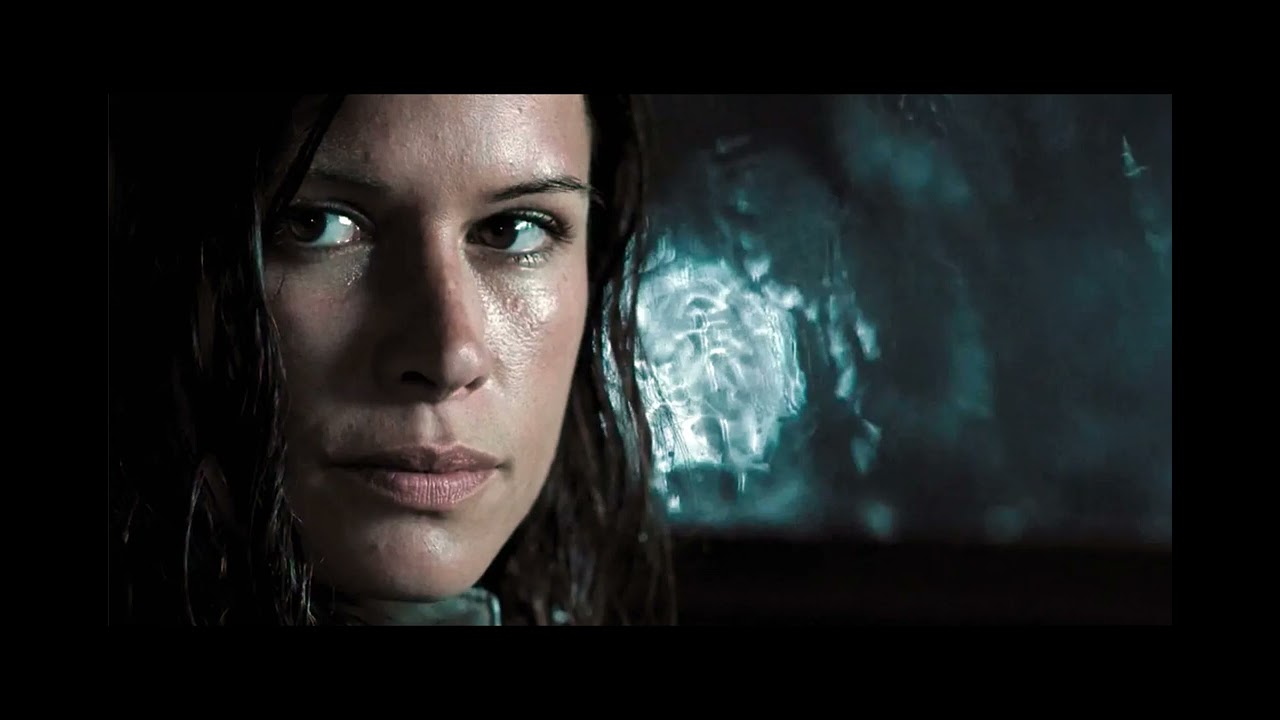 What Happened To Rhona Mitra (& Is She Back Now With 3 Upcoming Movies?)