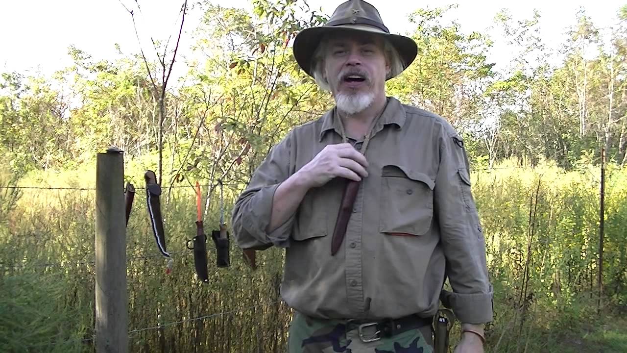 HOW TO CARRY KNIVES IN THE FIELD