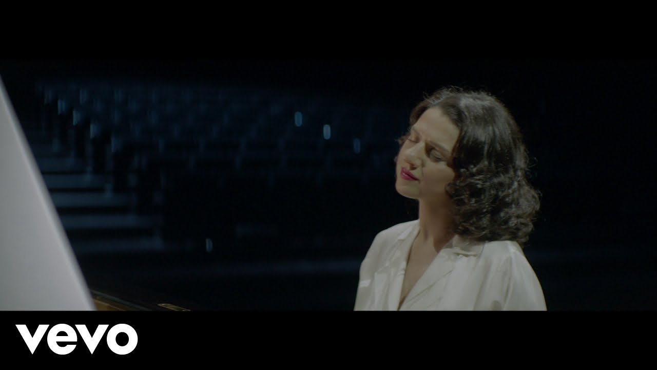 Khatia Buniatishvili - Serge Gainsbourg: La Javanaise