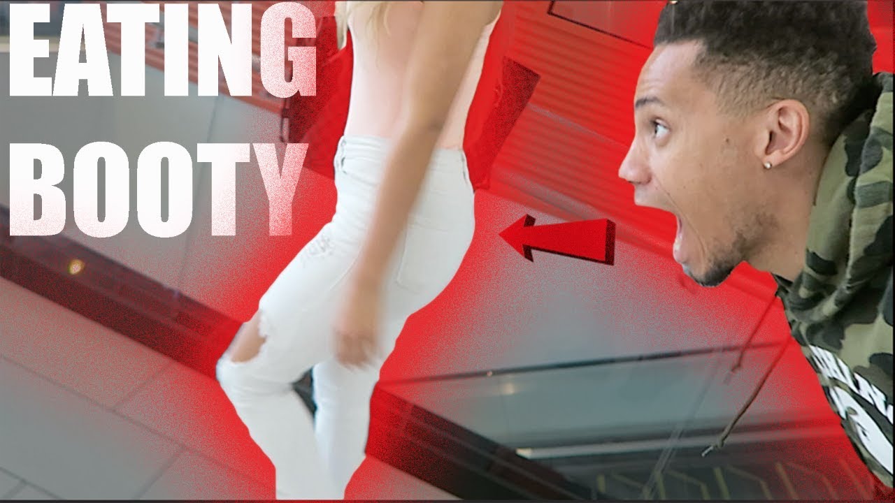 CAUGHT EATING BO0TY AT THE MALL!