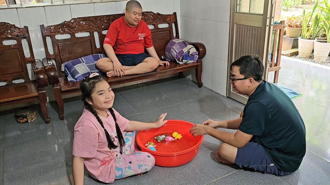🦆🏊 Anh hai Mão xem Muội cho vịt bơi ❤️ Anh Xí Muội 479