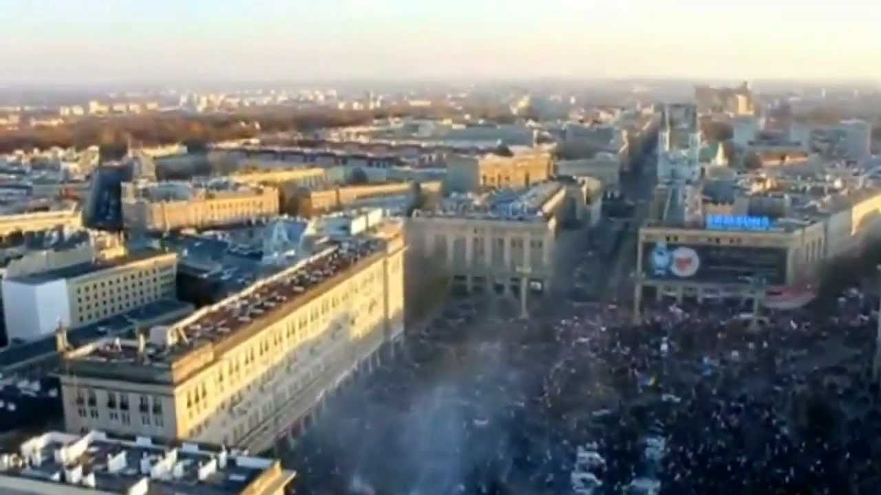 STUNNING IMAGES: Drone films Poland protest pictures