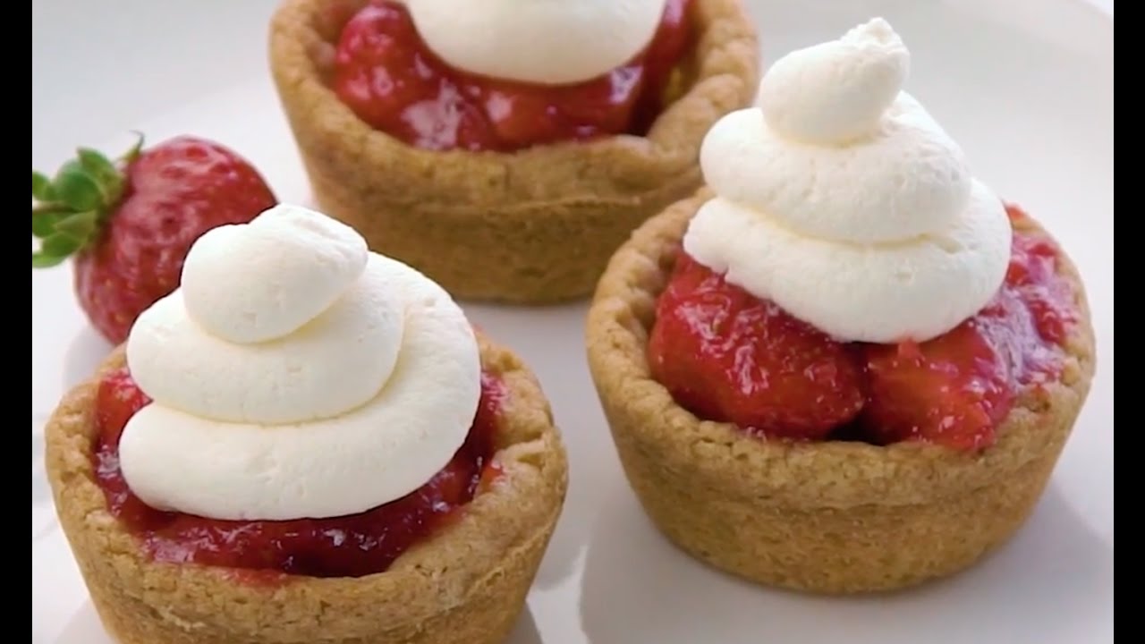 Mini Strawberry Pies with Sugar Cookie Crust