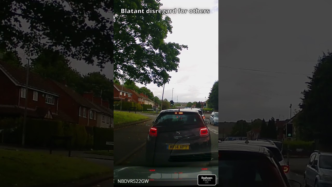 Dashcam UK - Road Rage, Driving Fails, Bad Drivers #240