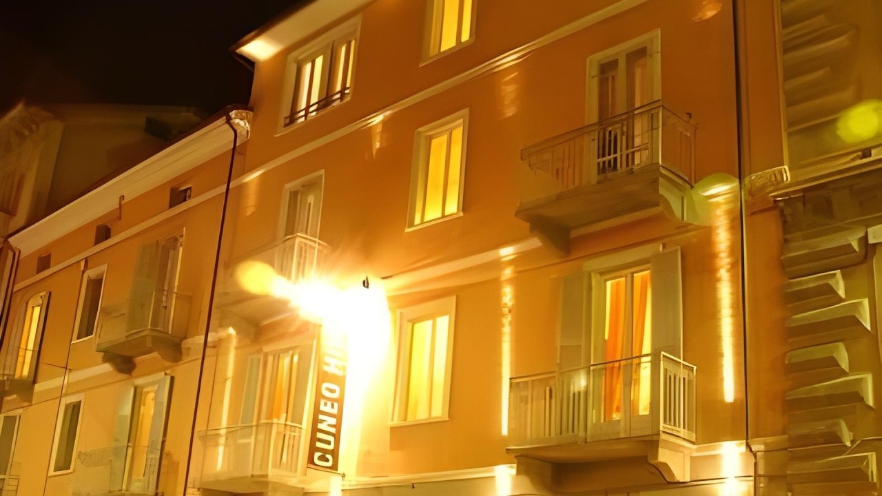 Cuneo Hotel | Cuneo, Italy | Hotel Review ⭐