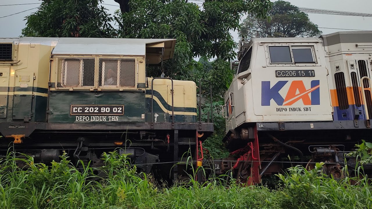 SUPER LANGKA ! PENJEMPUTAN LOKOMOTIF JAWA | CC 206 SIDOTOPO DITARIK CC 202 LIVERY VINTAGE SUMATERA