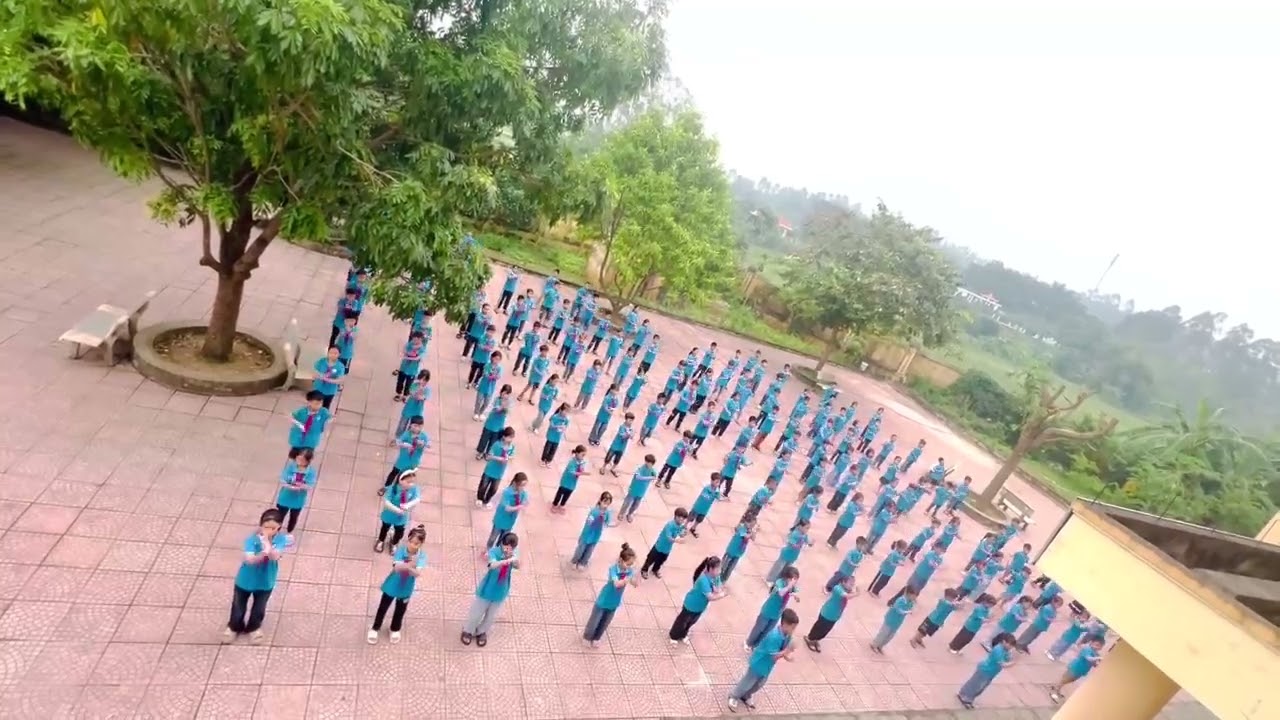 Hoạt động tập thể giữa giờ