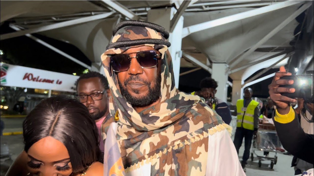 Andrew Kibe Arrives in Kenya - Snubs Media😂😂😂