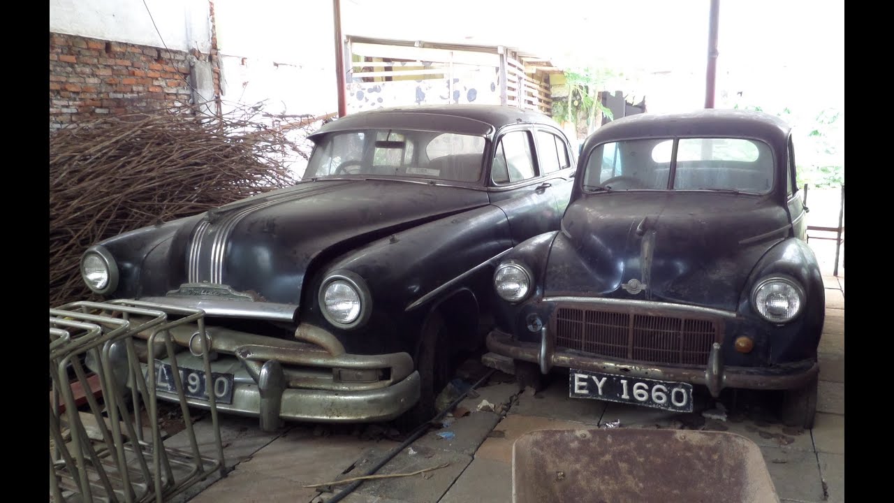 Classic Car Barn Find Gangaramaya Temple Colombo Sri Lanka Mercedes Austin, Morris Minor no Ferrari