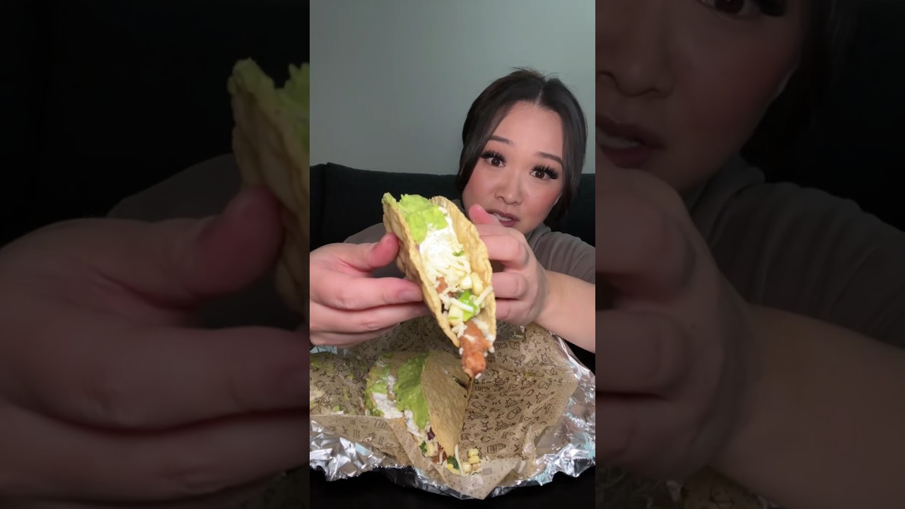 Tacos from chipotle 😋 #youtubeshorts #shorts #mukbang #chipotle #tacos
