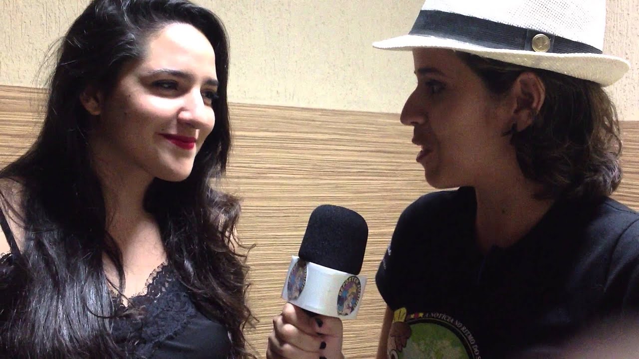 Poetisa Agda Moura no Teatro Municipal de Campina Grande - PB