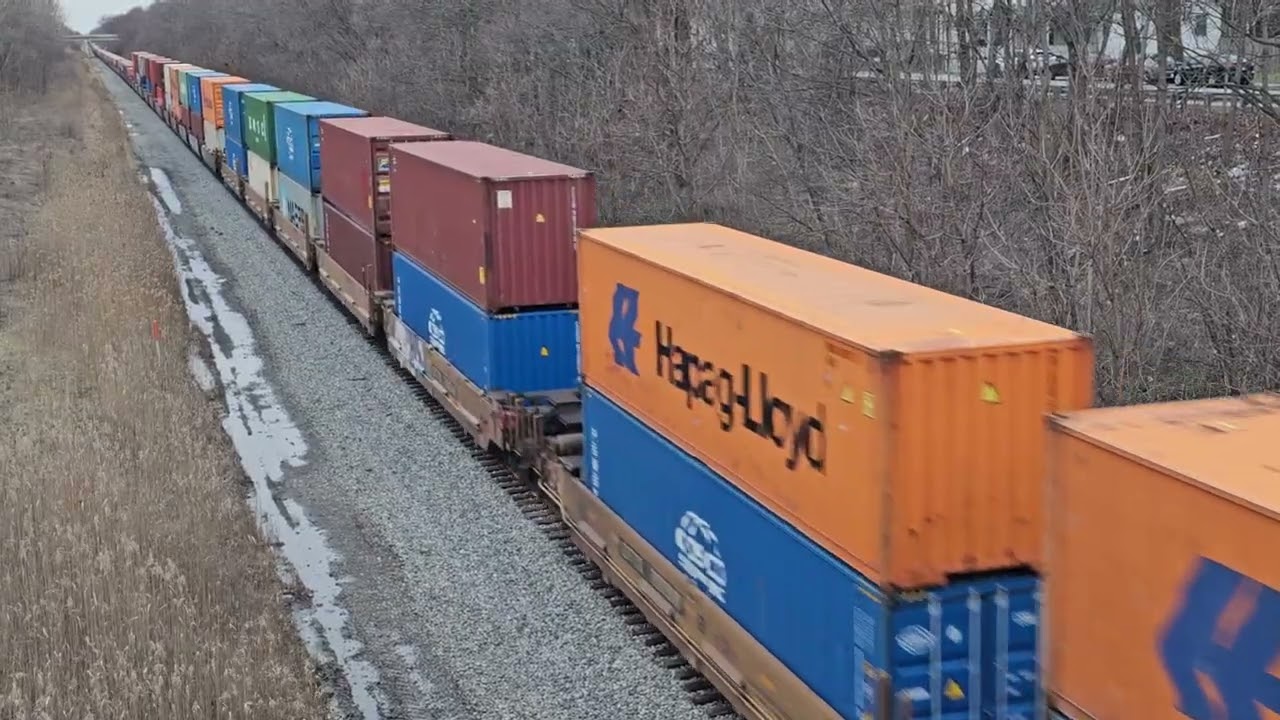 CN Y195 NB @ Monee,il 031426 headed for Chicago,il. 
