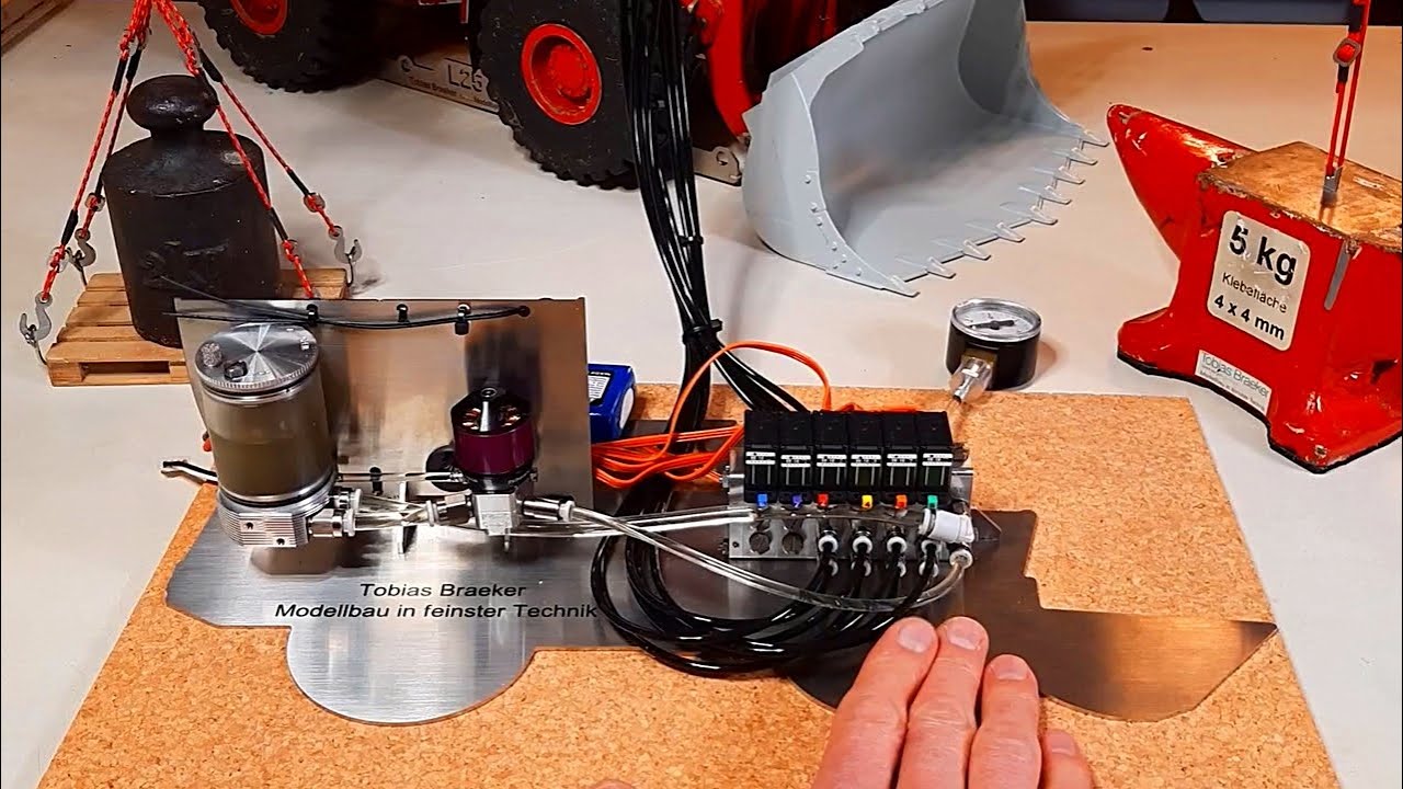 MIKRO-HYDRAULIK für anspruchsvolle Positionieraufgaben | MICRO-HYDRAULIC for exact positioning