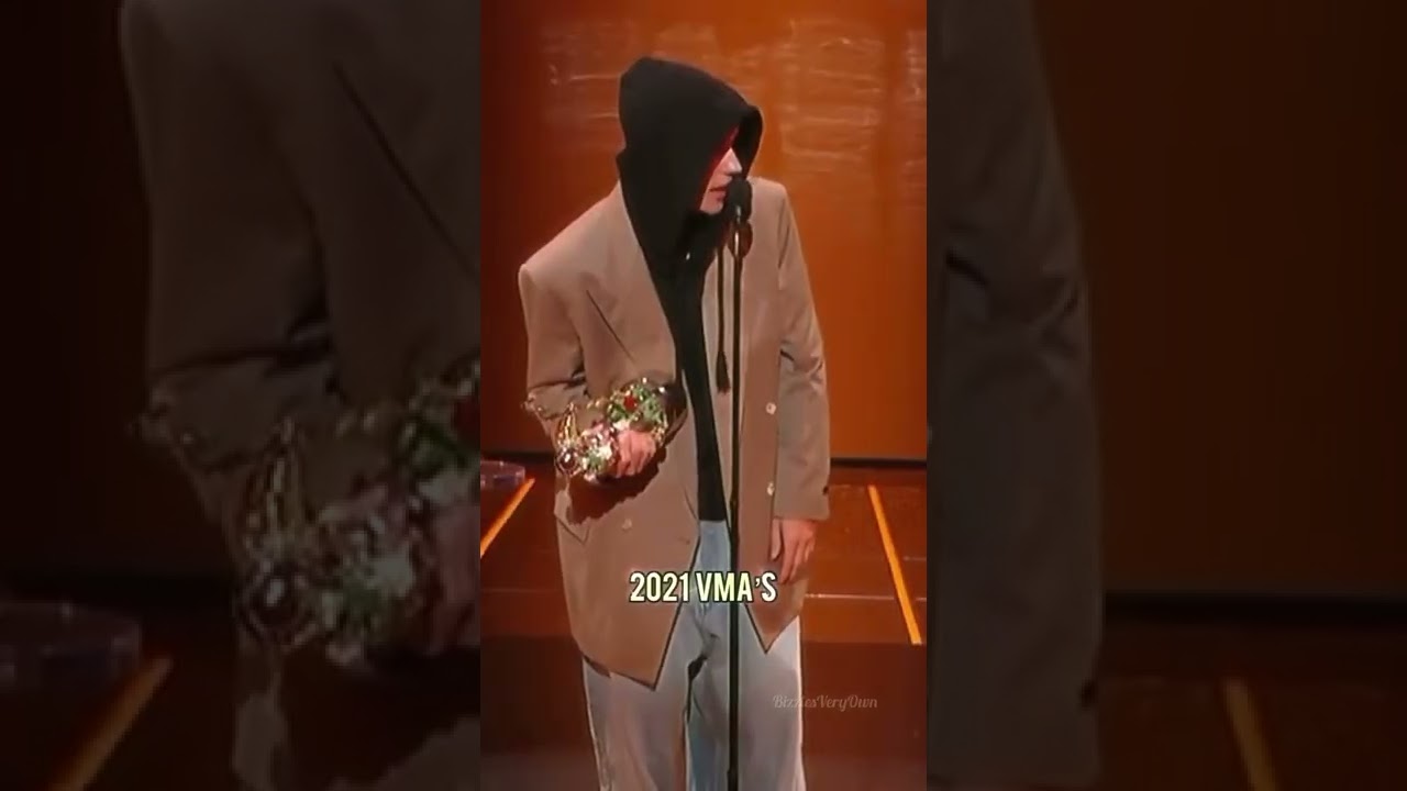 Her reaction  | Credits : bizzlesveryown