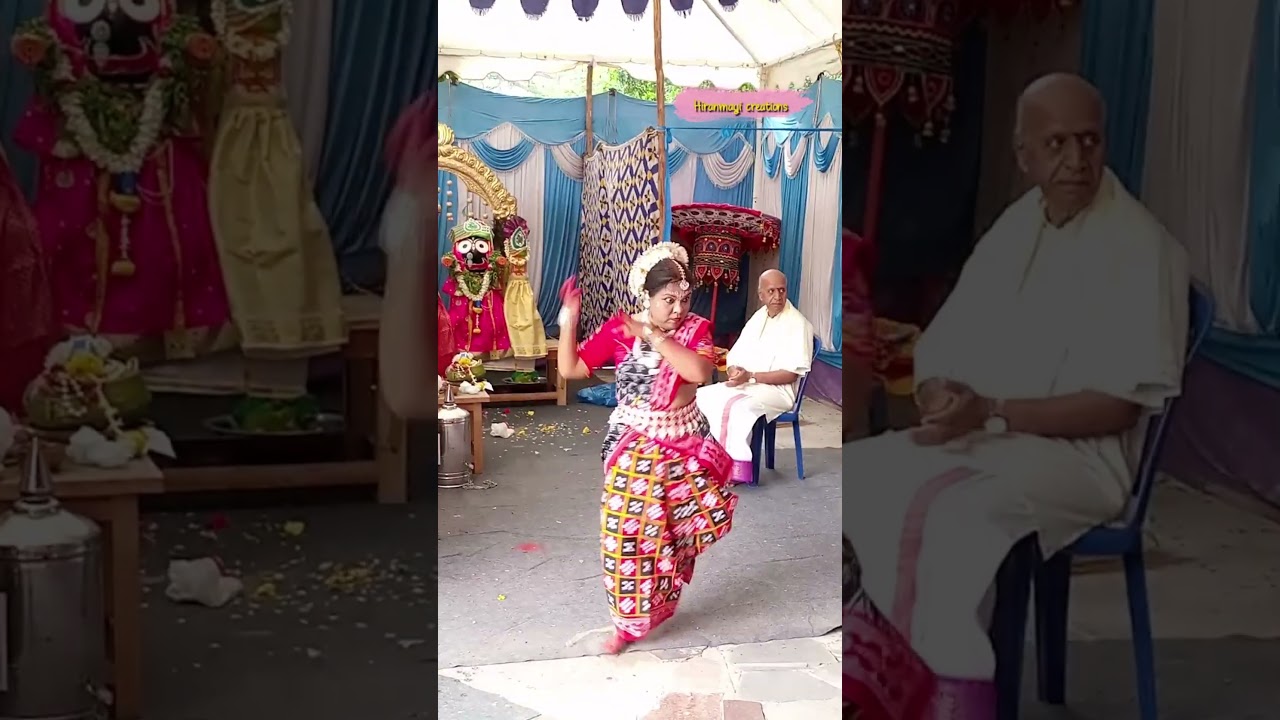 A wonderful dance performed during the Bahuda fair.