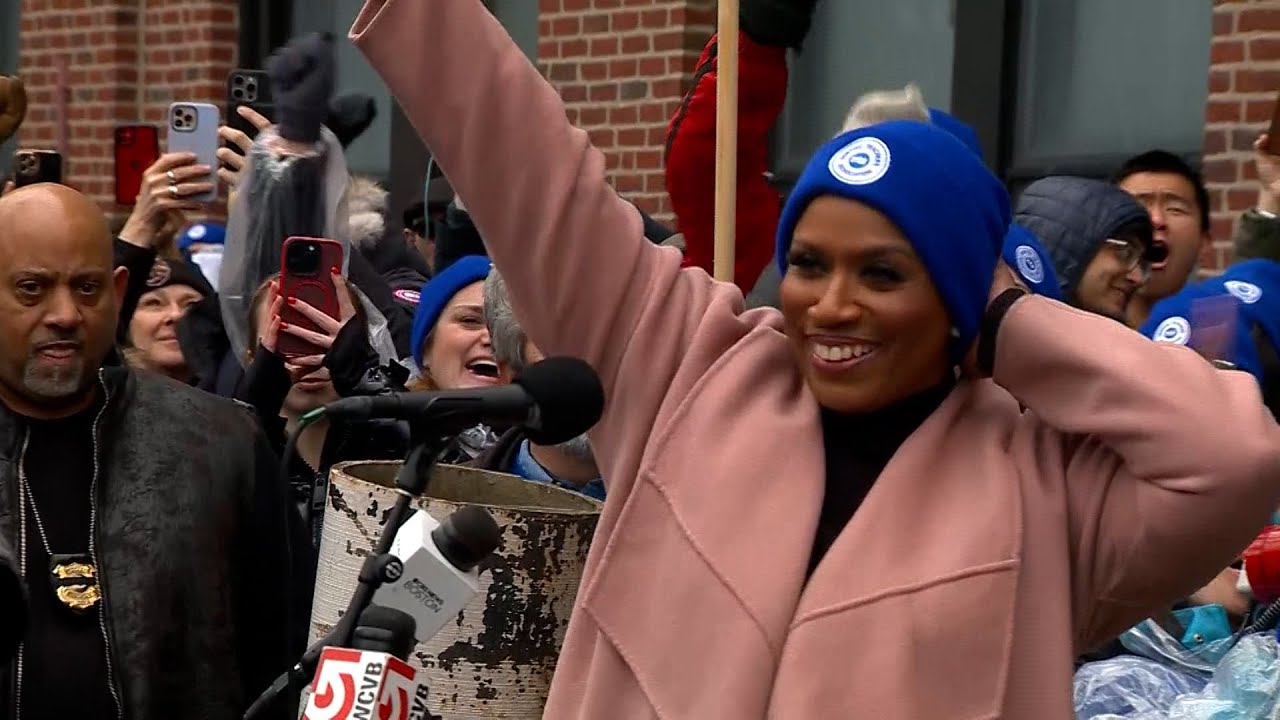 Mass. congresswoman supports striking Newton teachers