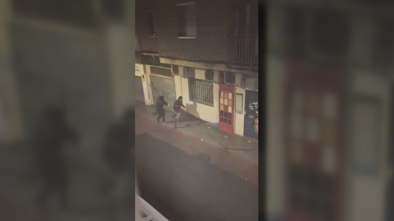 Batalla campal con piedras y adoquines frente a un narcolocal en Alcorcón