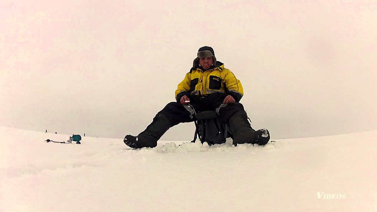 Ice fishing on Lake Peipsi 3