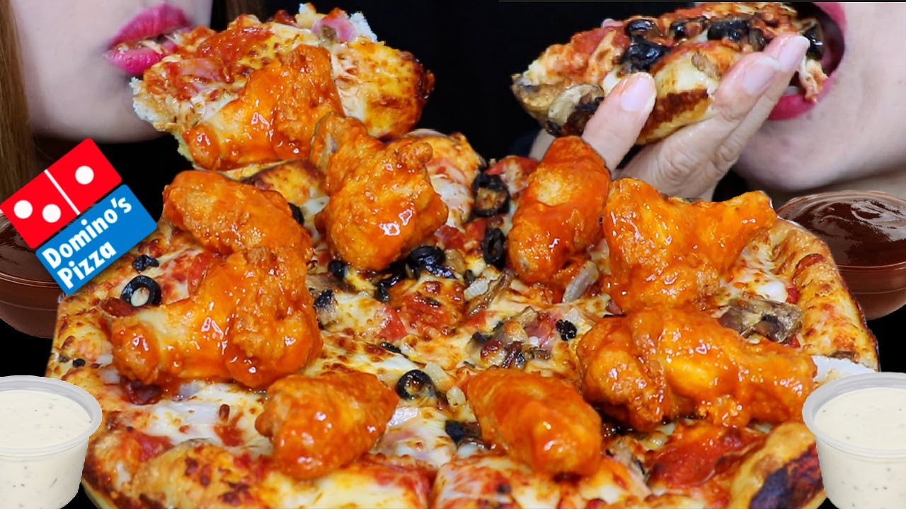 ASMR CHEESY DOMINOS PIZZA & SPICY BUFFALO WINGS + RANCH, BBQ, MANGO HABANERO, BLUE CHEESE SAUCES 먹방