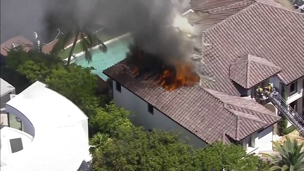 Luxurious home on Fort Lauderdale intracoastal scene of 2-alarm fire