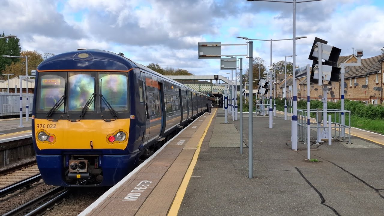 Trains at: Grove Park | SEML | 25/10/25