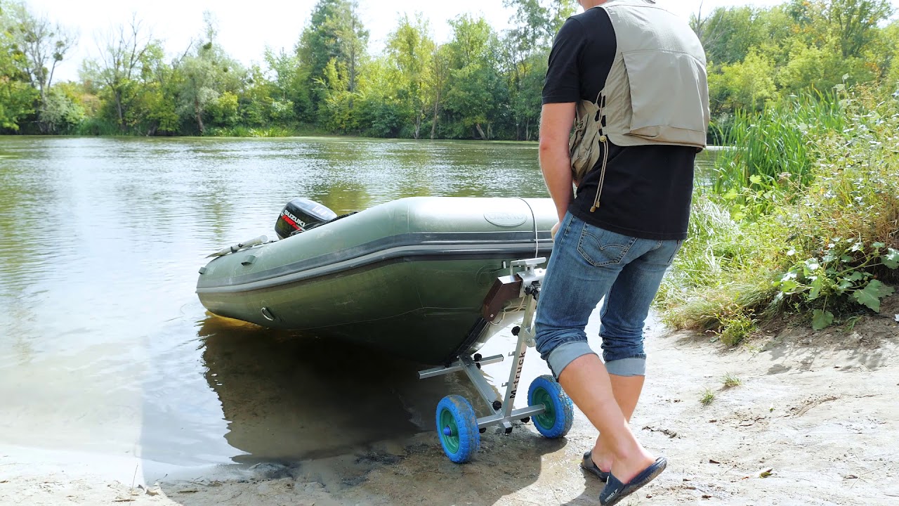 Boat transom wheels