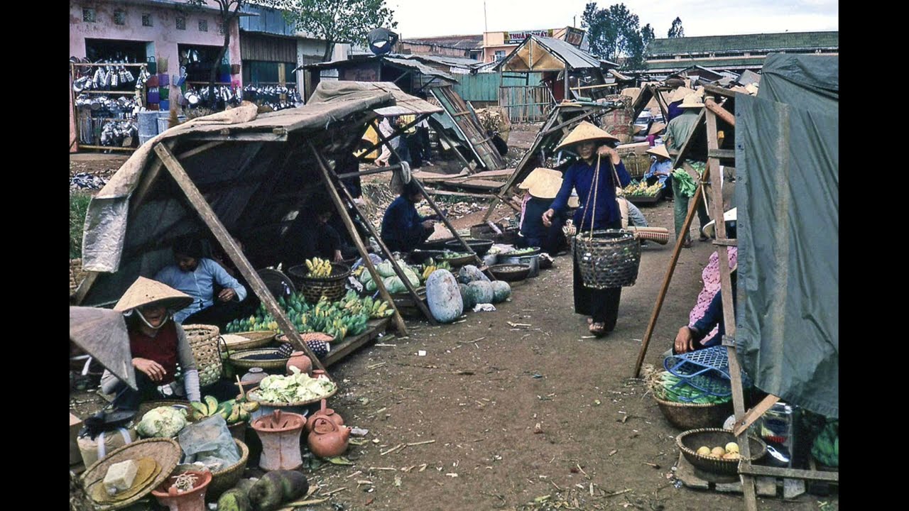Chợ PleiKu Ngày Cũ
