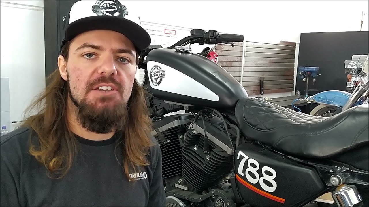 O que é Spring Plate? Harley Davidson - Sportster