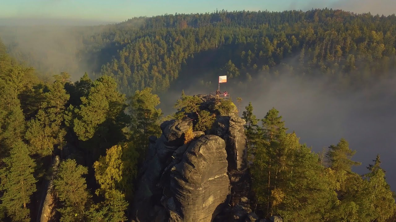 Broumovsko &ndash; Valbři&scaron;sko: dva regiony, nekonečn&eacute; z&aacute;žitky