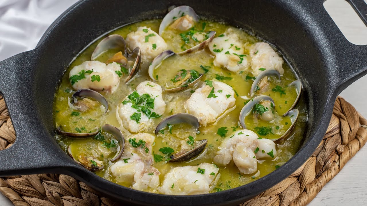 Rape en salsa verde con almejas ~ Rape a la marinera