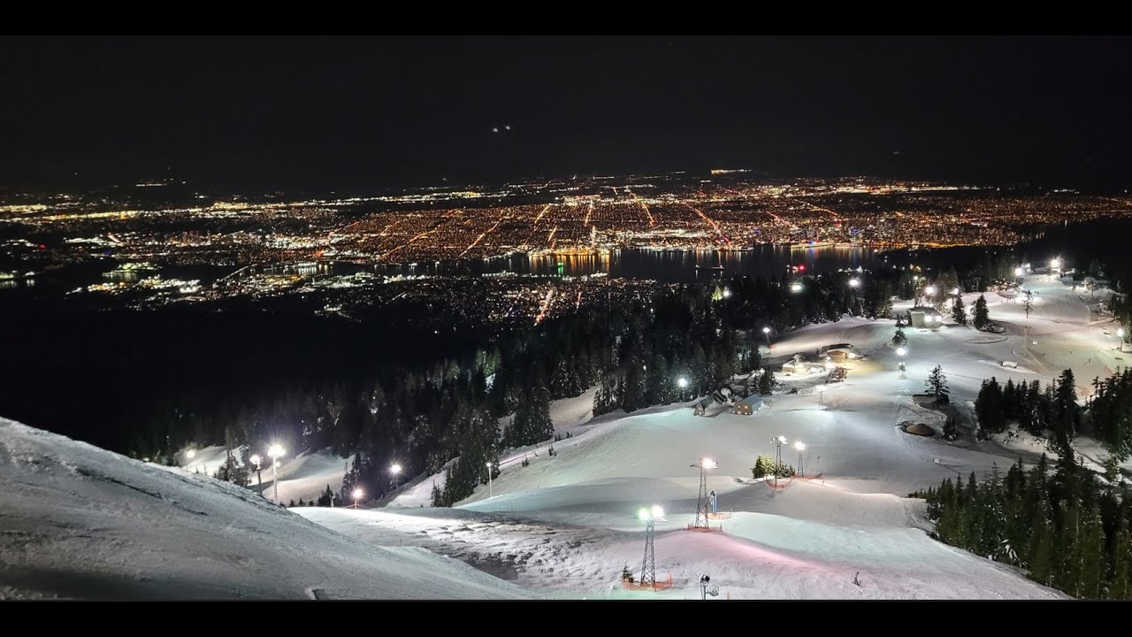 Grouse Mountain (Vancouver) - Skiing into the setting sun and rising city lights