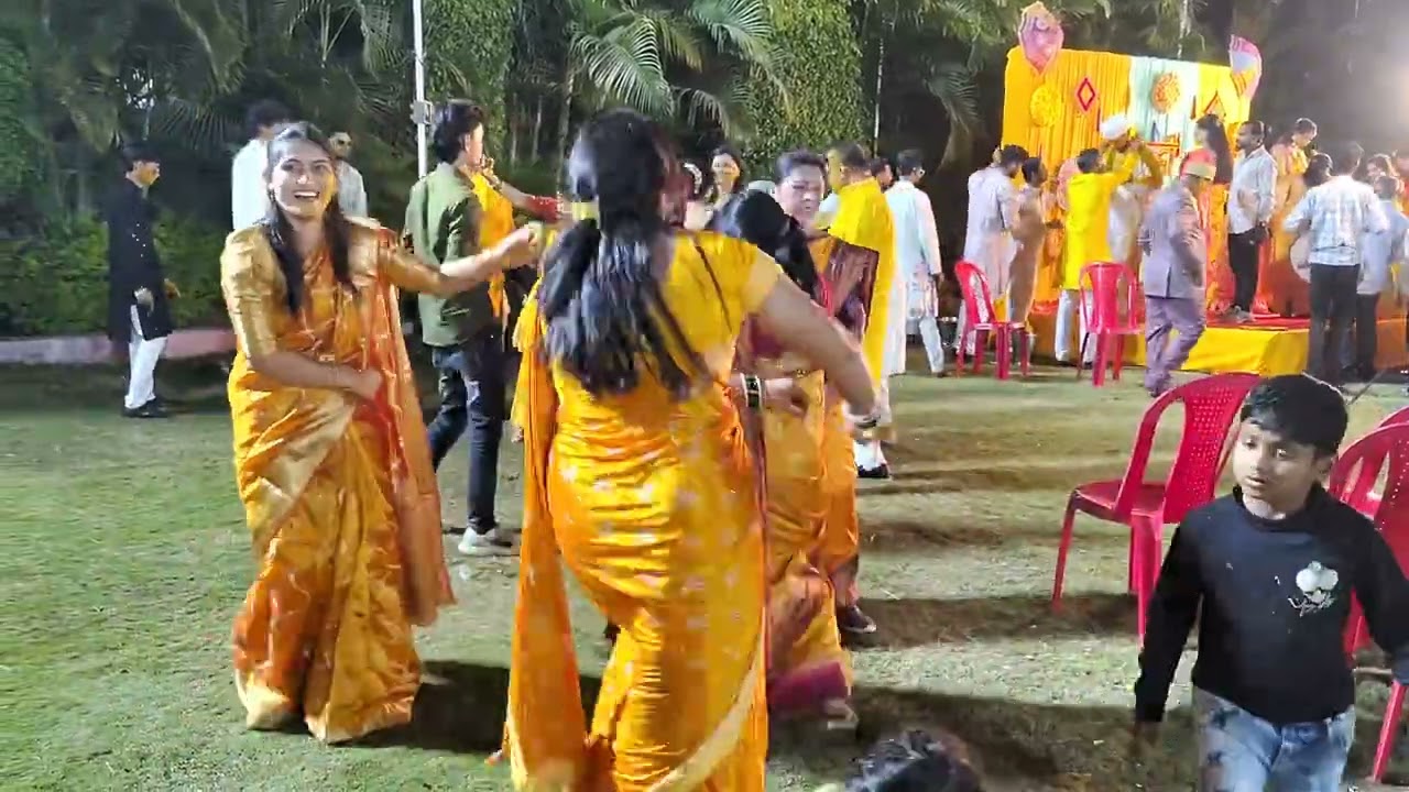 खान्देशी हळदीतील धूम | Khandeshi Haldi Dance | Khandeshi Song | Khandeshi Music | Ghadi na kata Song