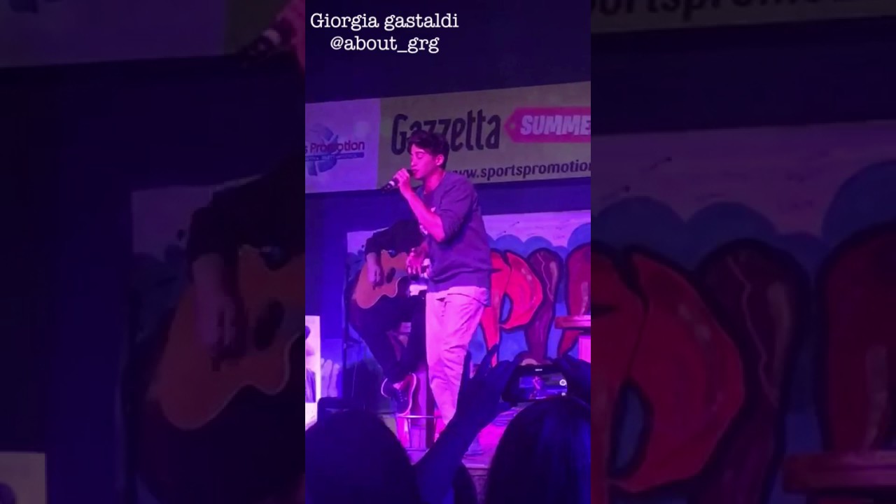 Riki canta 