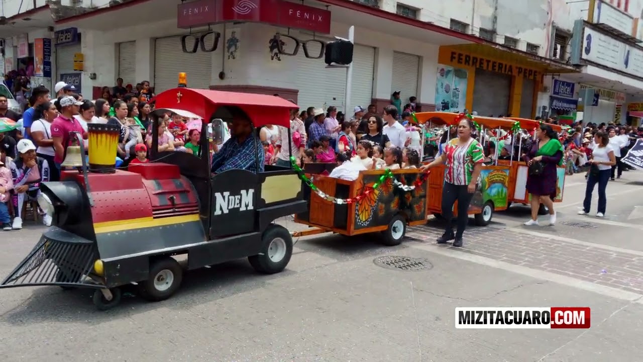 Zitácuaro celebra el 16 de septiembre con un desfile lleno de color y patriotismo