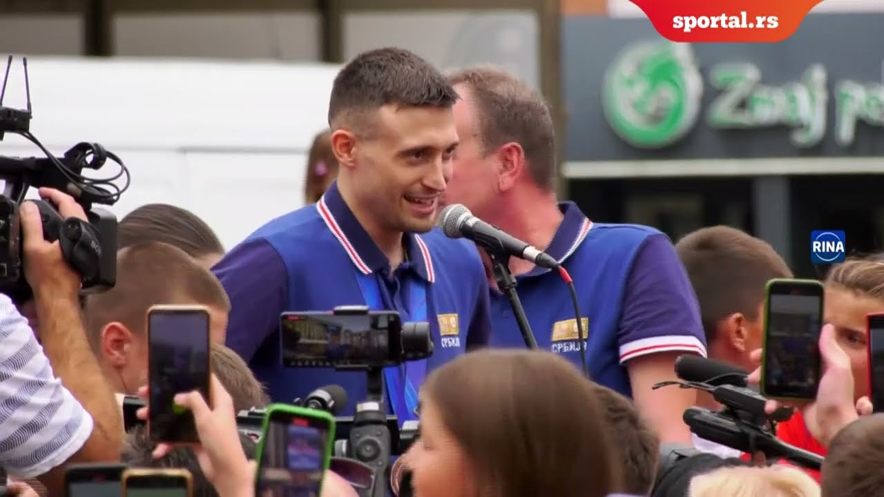 Ceo Čačak na nogama, stigao im je Aleksa! Doneo srebro sa Mundobasketa u svoj grad