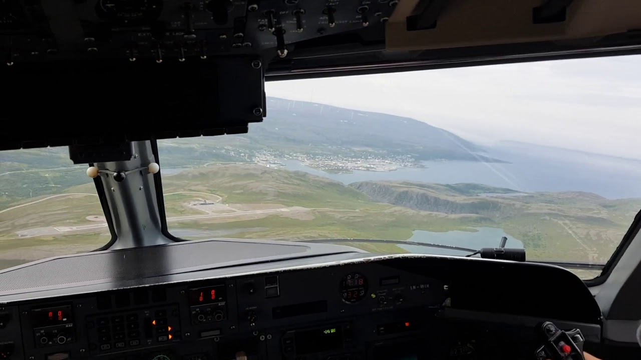 Wideroe Dash 8 cockpit view landing at B&aring;tsfjord