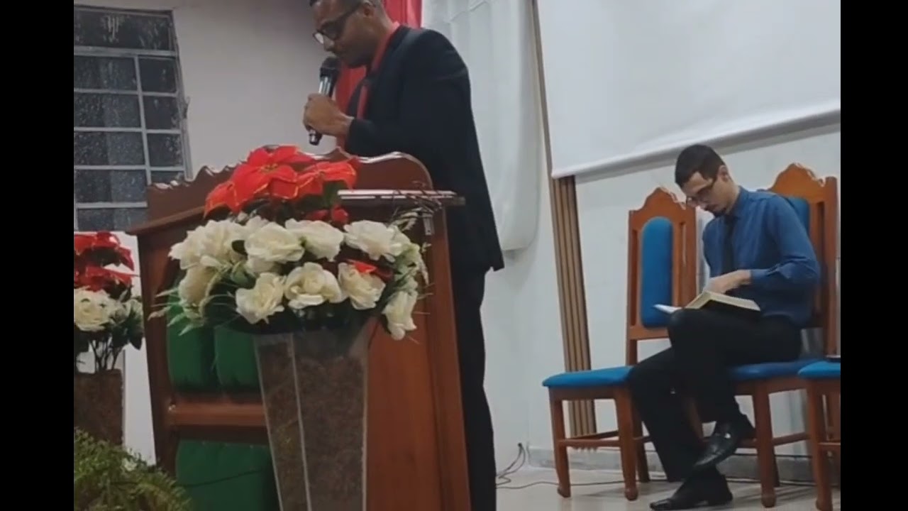 Coperador Elias louvando ao senhor com este Belo hino da nossa harpa cristã 