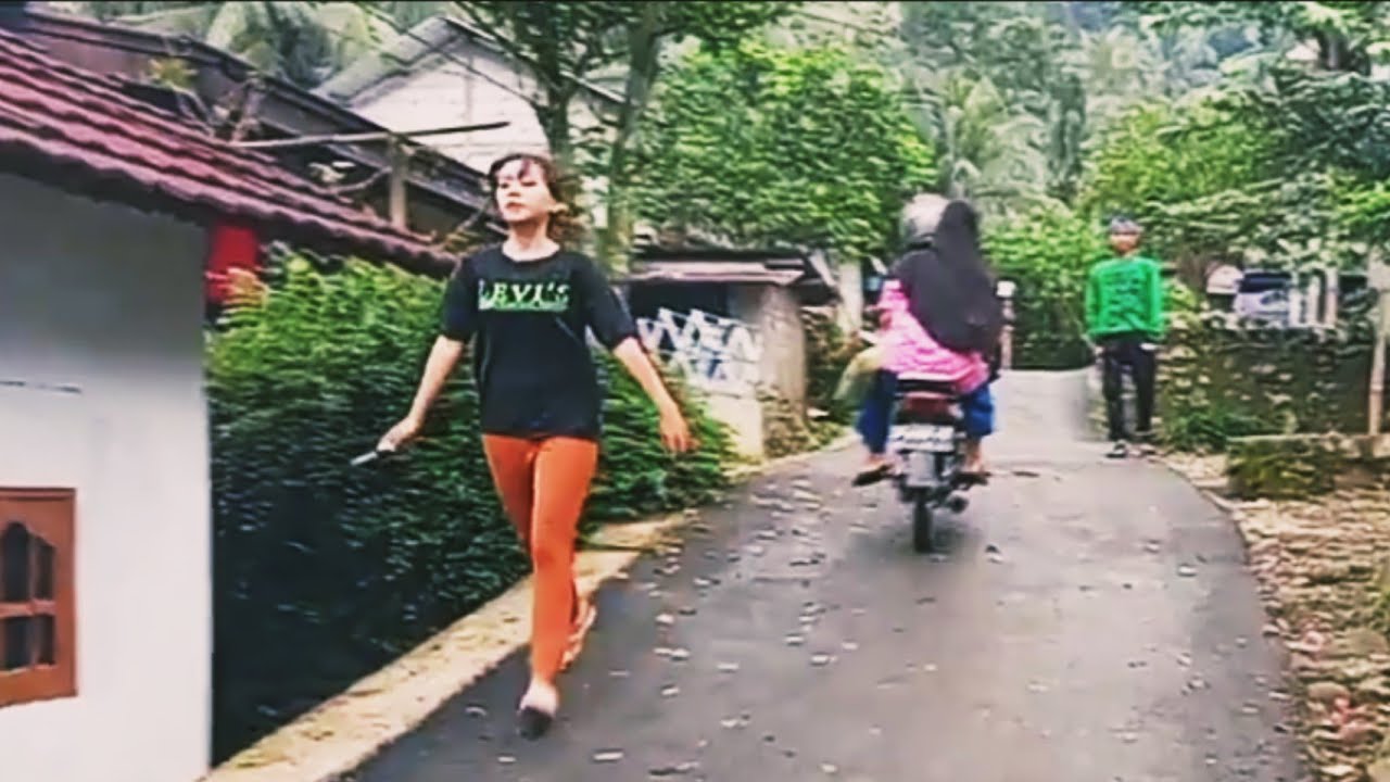 Suasana pedesaan Jawa di pagi hari||dan menikmati rumah jaman dulu,desa karangduren karangpoh