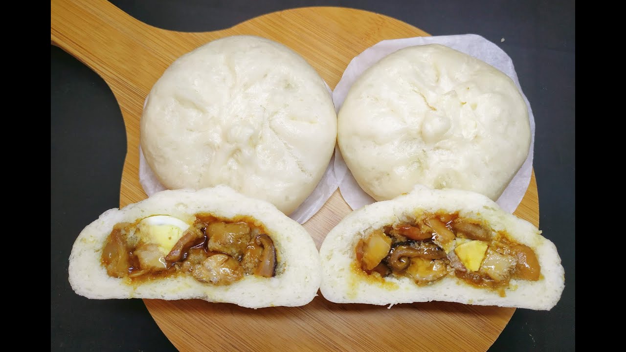 Chicken Pau / 鸡肉包 - 家传白白胖胖棉棉细密蓬松的肉包, 不塌陷不回缩不黏牙, 非常丰富醬汁濃郁鲜嫩的肉馅, 每咬一口都好有满足感，太好吃了！ ！