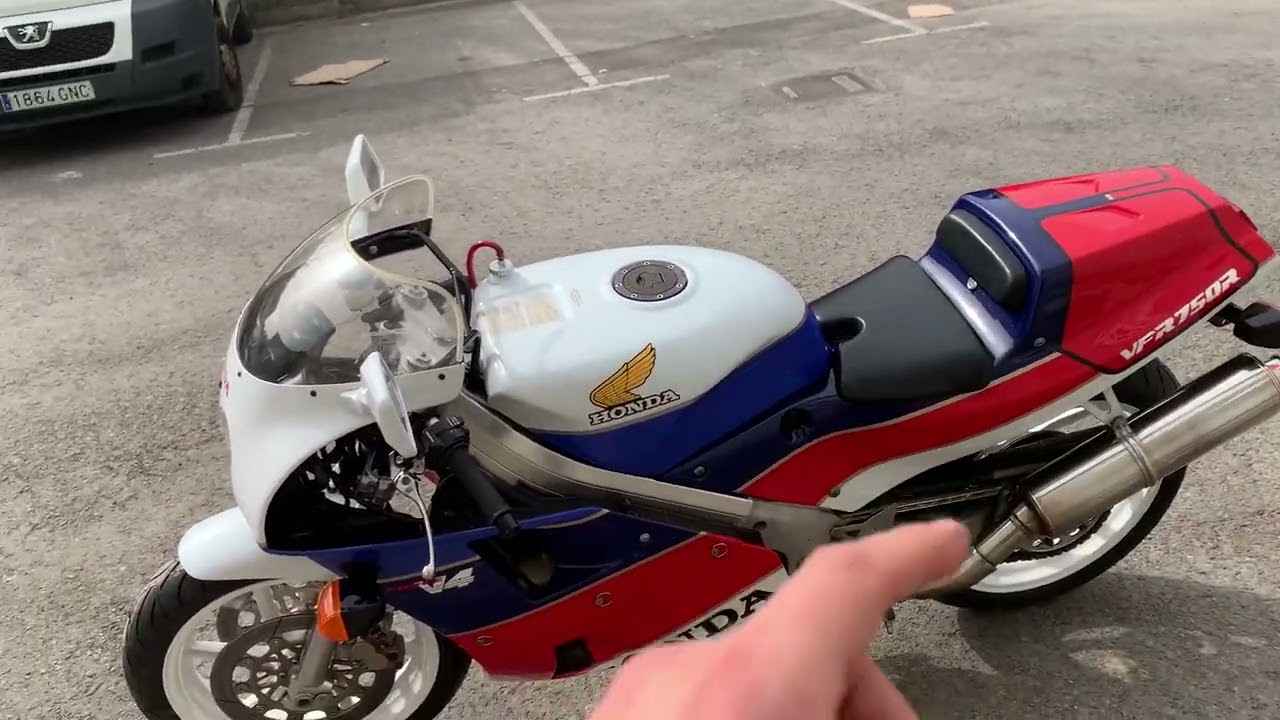 Grabamos la Honda RC30 Recien RESTAURADA al Detalle - VFR750R - Pintura Classic Garage Motorcycles