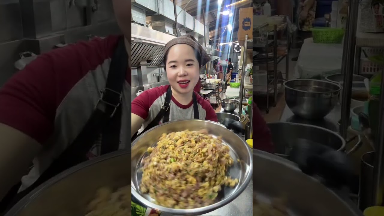คลิปทำแหนมผัดไข่กับกะหล่ำปลีผัดวุ้นเส้นมาแล้วค่ะ😋😋😋