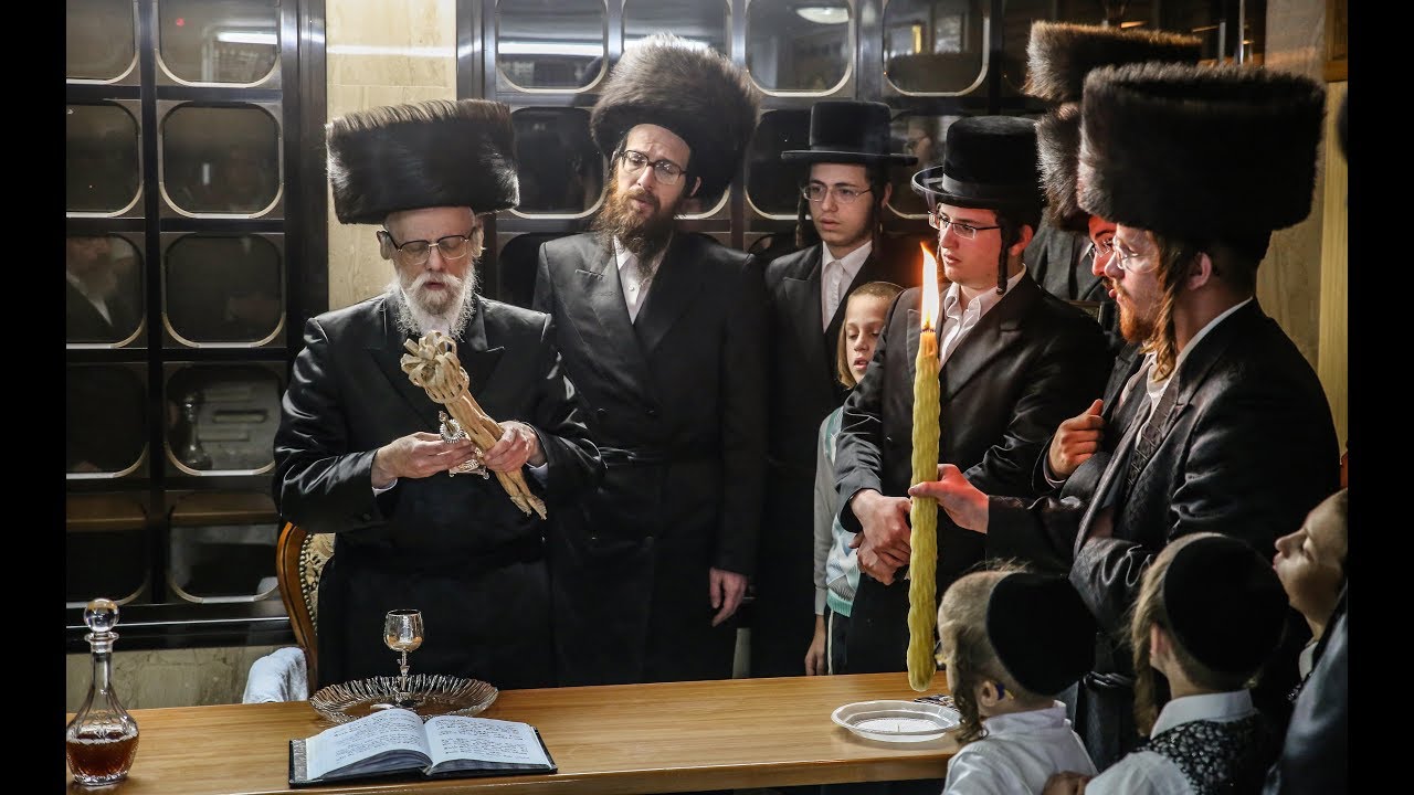צפו: כ''ק האדמו''ר מסערט ויזניץ בהבדלה, מוצ''ש קרח תשע''ז, צפת. - Seret Vizhnitz