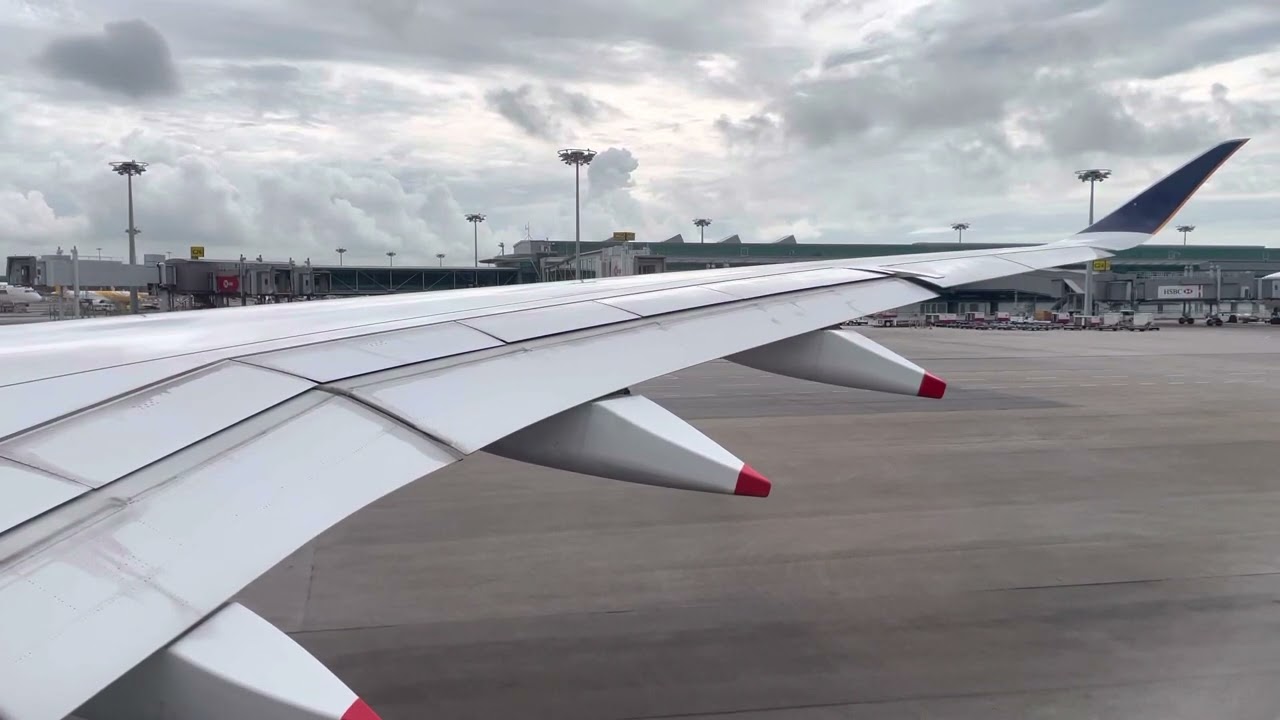 [4K HQ ENGINE START] Singapore Airlines Airbus A350 Pushback at SIN